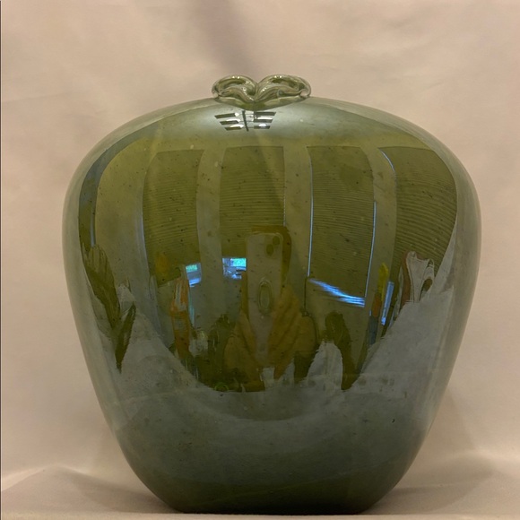 VINTAGE STUNNING HAND BLOWN ART GLASS GREEN APPLE APPROX .7.5” H & 21” DIAMETER - Picture 2 of 9